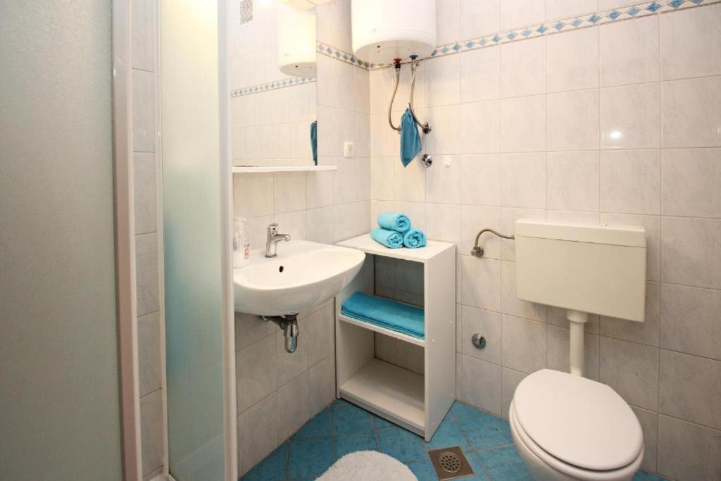 Rose 3 Apartment Baska  Ngoại thất bức ảnh