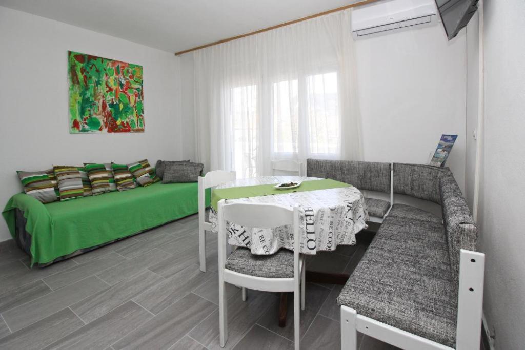 Rose 3 Apartment Baska  Ngoại thất bức ảnh